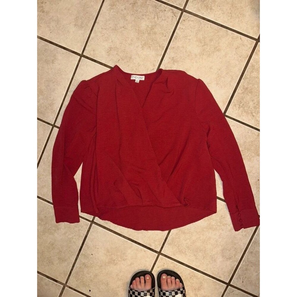 Woman’s Wine Red She + Sky Top Size Large